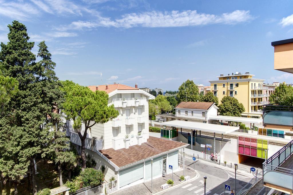 Appartamento Crima Luxury Misano Adriatico Bagian luar foto